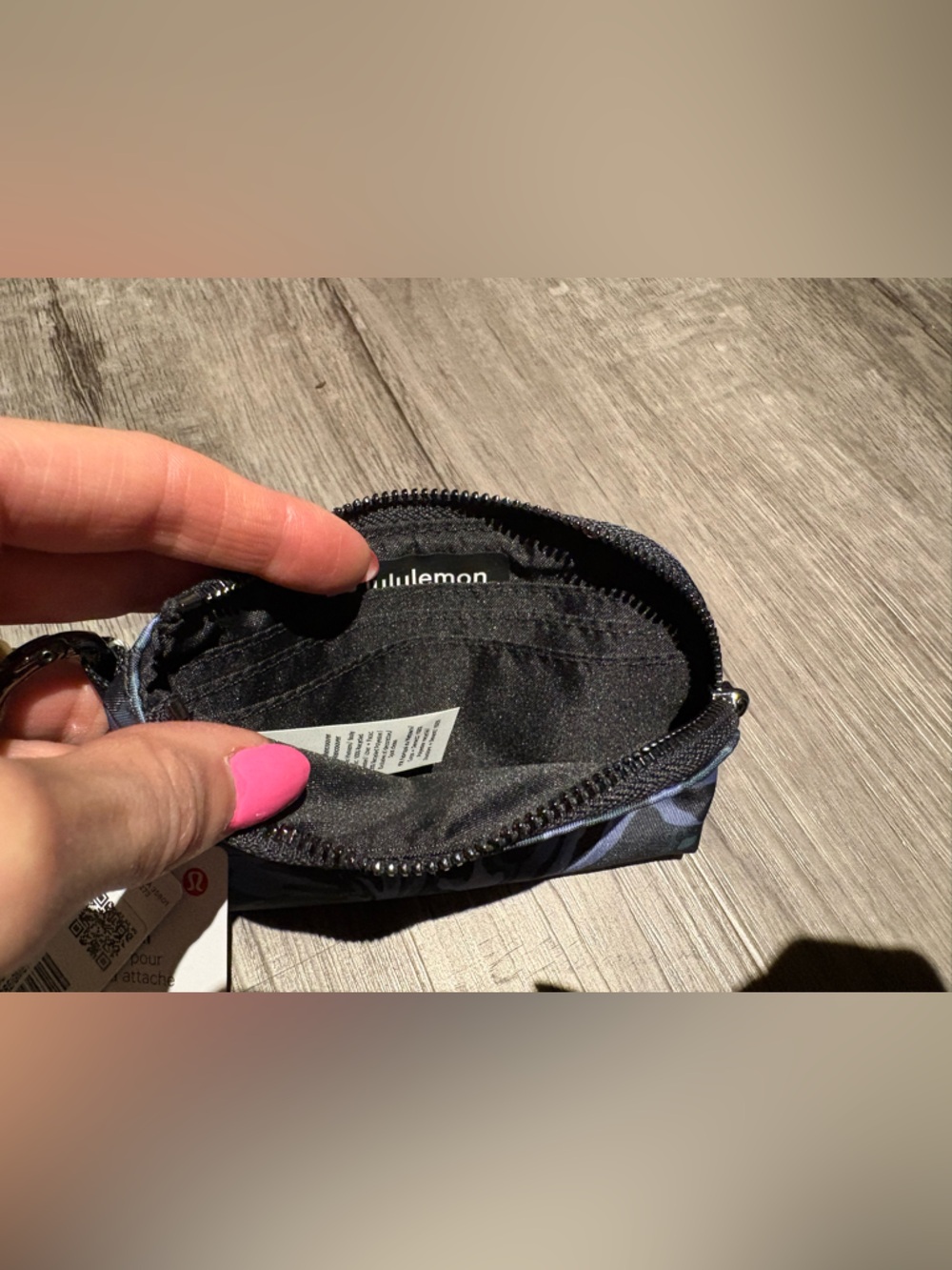NWT Lululemon Small Purse with Zipper Clip - Picture 3 of 4